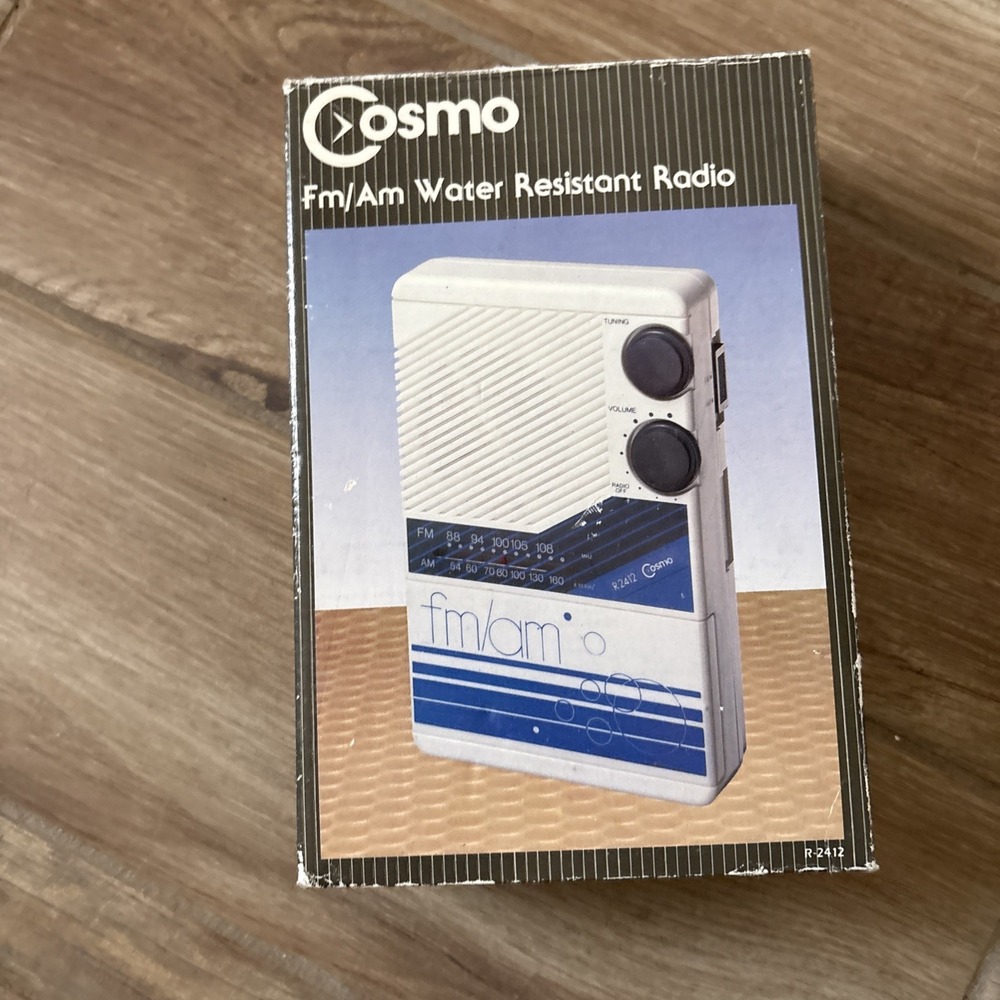 1980S Vintage Cosmo Fm/Am Water Resistant Radio Model No.R-2412